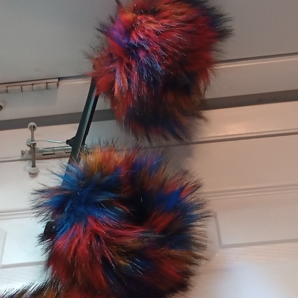 Colorful Faux Fur Collard and Sleeves Cuff Set, New - Picture 2 of 3